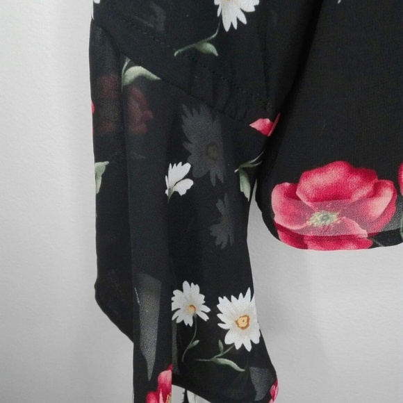 !!! 10$ ADD ON !!! Romantic flowy crop blouse with flowers - Picture 2 of 6